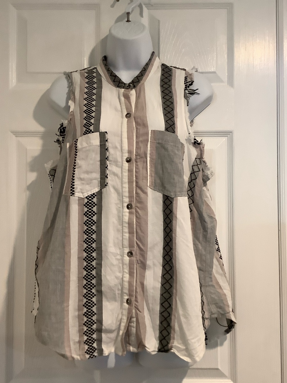 THE ODELLS ANTHRO 100% Cotton Black/White Frayed Sleeveless Button Down Top L